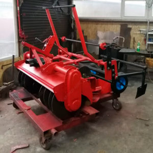 Грядообразователь-пленкоукладчик шнековый с активной фрезой